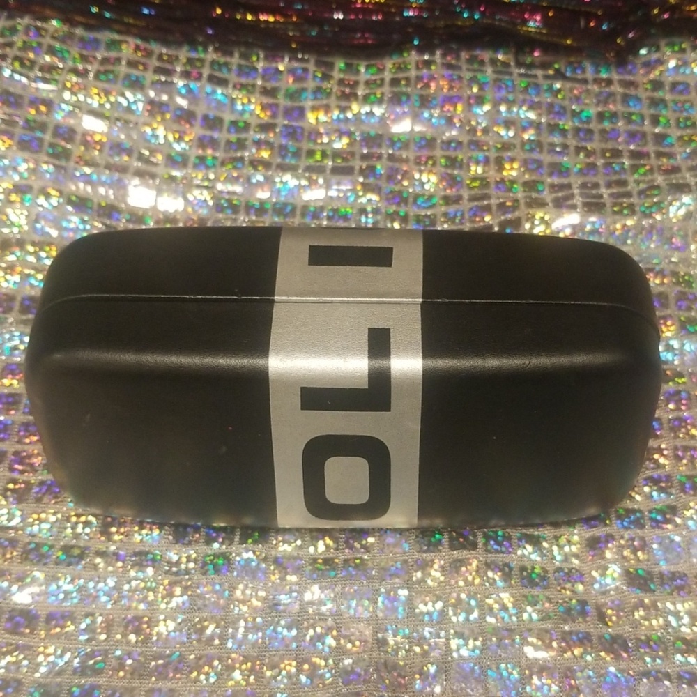 Eyeglass case - Picture 2 of 8